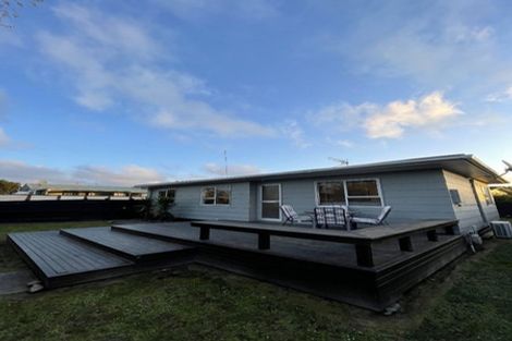 Photo of property in 38 Suzanne Grove, Kelvin Grove, Palmerston North, 4414