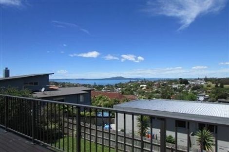 Photo of property in 52 Knights Road, Rothesay Bay, Auckland, 0630