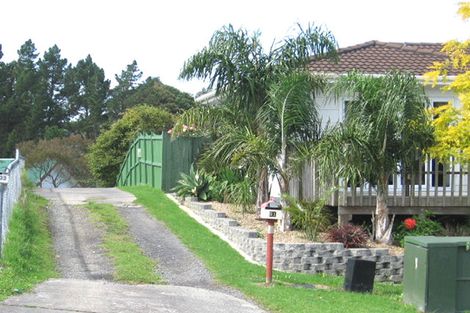 Photo of property in 31 Cedar Heights Avenue, Massey, Auckland, 0614
