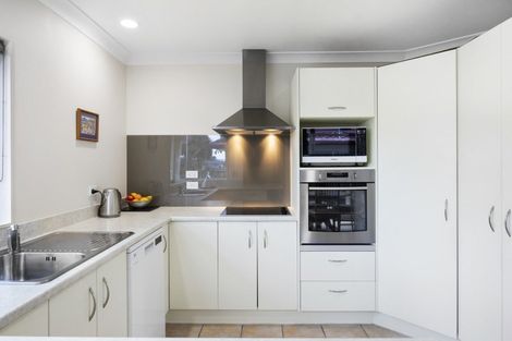 Photo of property in 3 Oakwood Place, Pukekohe, 2120