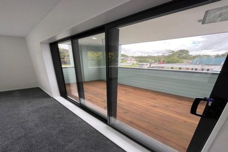 Photo of property in 152 Triangle Road, Massey, Auckland, 0614