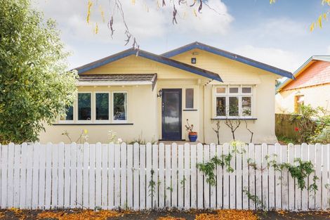 Photo of property in 15 Kingswood Street, Takaro, Palmerston North, 4412