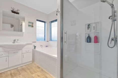 Photo of property in 53 Santa Monica Drive, Papamoa Beach, Papamoa, 3118