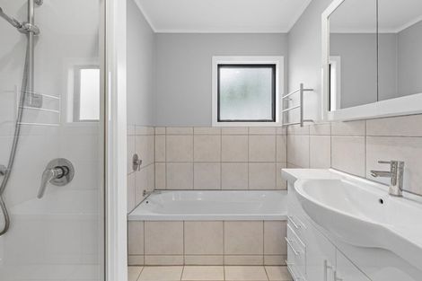 Photo of property in 14 Oldham Place, Browns Bay, Auckland, 0630