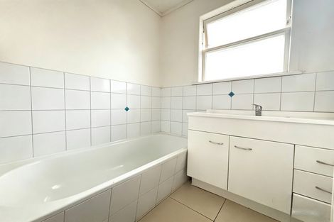 Photo of property in 26 Rotoiti Avenue, Pakuranga Heights, Auckland, 2010