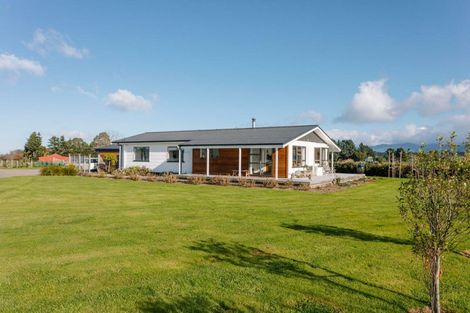 Photo of property in 77120a State Highway 2, Dannevirke, 4977