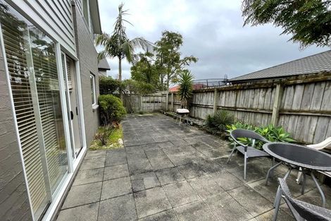 Photo of property in 2/19 Nimstedt Avenue, Oteha, Auckland, 0632