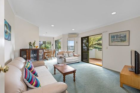 Photo of property in 2/67 Arran Road, Browns Bay, Auckland, 0630