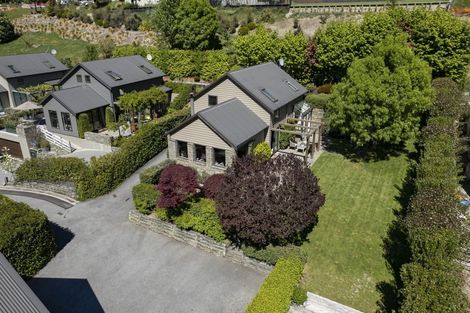 Photo of property in 6 Chartres Lane, Arrowtown, 9302