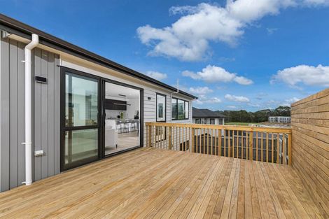 Photo of property in 19 Tautoru Avenue, Orewa, 0931