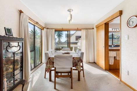 Photo of property in 16 Hayes Place, Half Moon Bay, Auckland, 2012