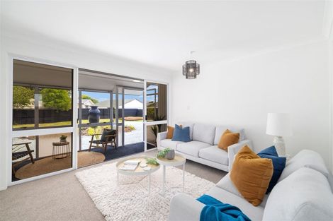 Photo of property in 100 Avondale Road, Avondale, Christchurch, 8061