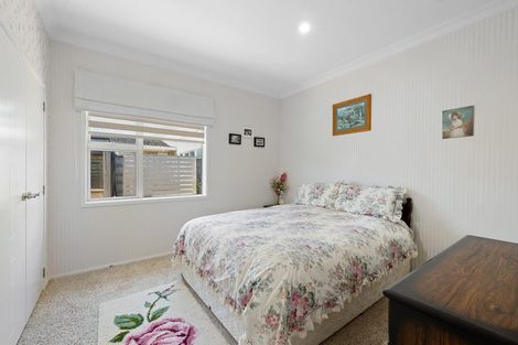 Photo of property in 11 Wesley Avenue, Frankleigh Park, New Plymouth, 4310