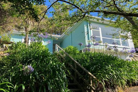 Photo of property in 64 Newlands Road, Newlands, Wellington, 6037