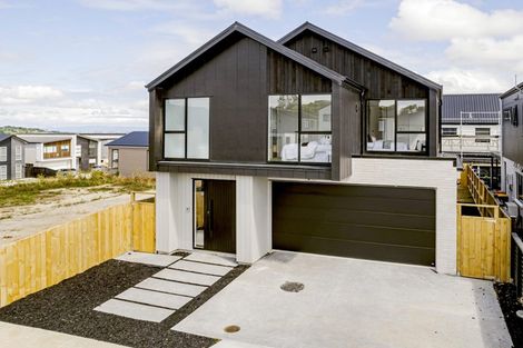 Photo of property in 3 Ridgehill Rise, Flat Bush, Auckland, 2019