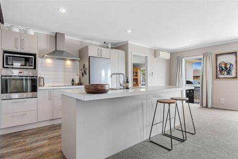 Photo of property in 24 Farnborough Street, Aranui, Christchurch, 8061