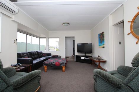 Photo of property in 104 Hetherington Road, Whangamata, 3620