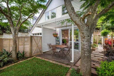 Photo of property in 17 Nimstedt Avenue, Oteha, Auckland, 0632