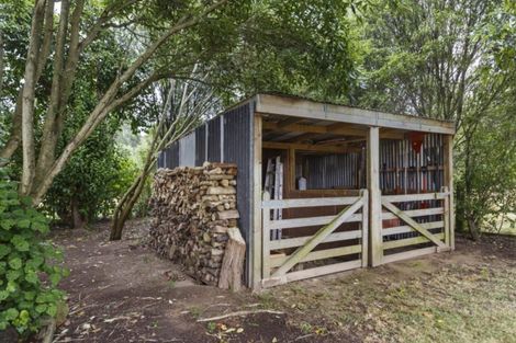 Photo of property in 357 Turitea Road, Turitea, Palmerston North, 4472