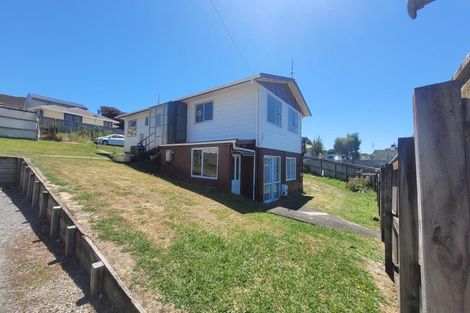 Photo of property in 139 Driver Crescent, Cannons Creek, Porirua, 5024