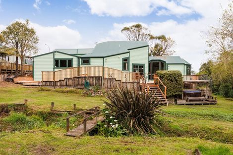 Photo of property in 353 Kahuterawa Road, Linton, Palmerston North, 4472