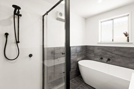 Photo of property in 33 Avenue Road, Greenmeadows, Napier, 4112