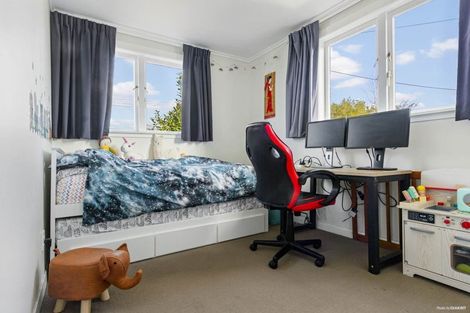 Photo of property in 237 Sturges Road, Henderson, Auckland, 0612