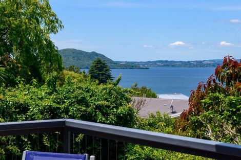 Photo of property in 21 Grand Vue Road, Kawaha Point, Rotorua, 3010