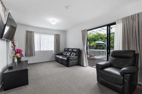 Photo of property in 1/143 Spinella Drive, Bayview, Auckland, 0629