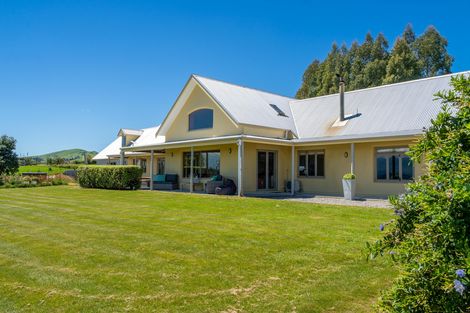 Photo of property in 110 Te Wharau Road, Gladstone, Masterton, 5883