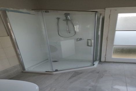 Photo of property in 17 Tomo Street, New Lynn, Auckland, 0600