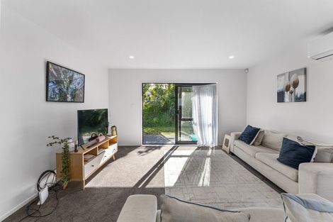 Photo of property in 7 Winnie Close, Acacia Bay, Taupo, 3330