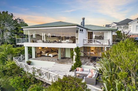 Photo of property in 30 Fairfax Avenue, Northcote, Auckland, 0627