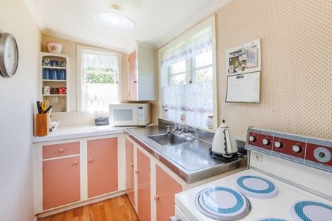 Photo of property in 24 Criterion Street, Bulls, 4818