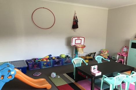 Photo of property in 17 Piwakawaka Court, Rototuna North, Hamilton, 3210