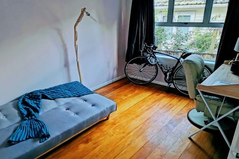 Photo of property in 17 Golf Road, New Lynn, Auckland, 0600