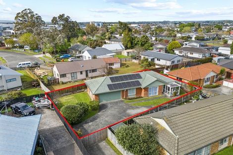 Photo of property in 27 Rosemead Place, Randwick Park, Auckland, 2105