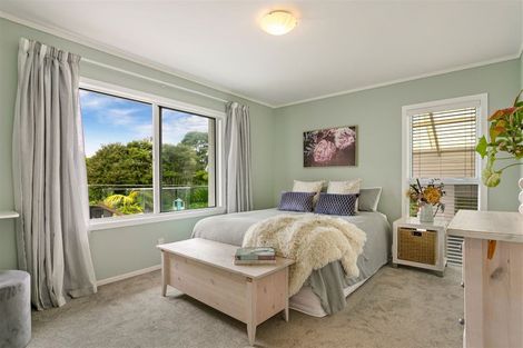 Photo of property in 1040 Scenic Drive North, Swanson, Auckland, 0816