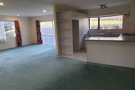 Photo of property in 8 Shah Place, Glen Eden, Auckland, 0602