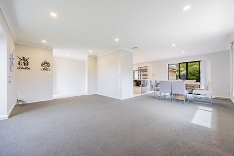 Photo of property in 56 Lothian Brae, Wattle Downs, Auckland, 2103