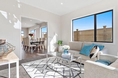 Photo of property in 16 Makura Drive, Papamoa Beach, Papamoa, 3118