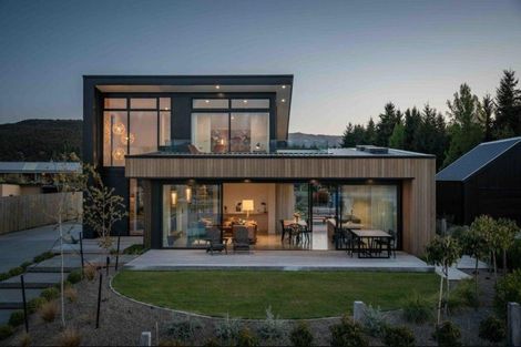 Photo of property in 14 Robrosa Street, Wanaka, 9305