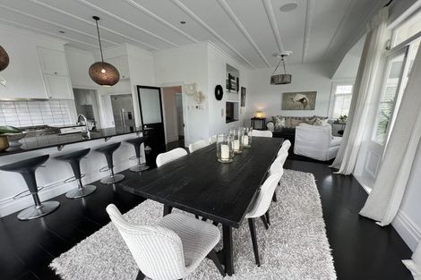 Photo of property in 8 William Bond Street, Stanley Point, Auckland, 0624