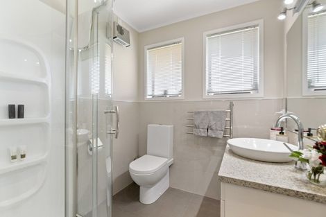 Photo of property in 12 Cumbrian Place, Conifer Grove, Takanini, 2112