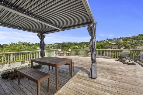 Photo of property in 24 Deverell Place, Northcross, Auckland, 0632