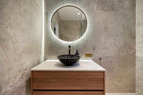 Photo of property in 335 Beacon Point Road, Wanaka, 9305