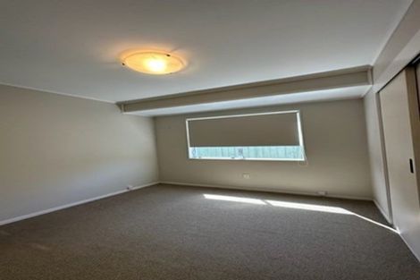 Photo of property in 2/20 Athena Drive, Totara Vale, Auckland, 0629