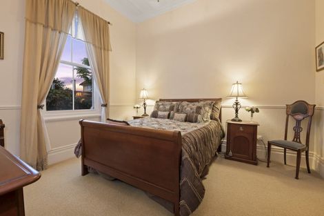 Photo of property in 41 Stanley Point Road, Stanley Point, Auckland, 0624