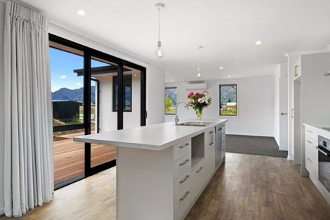 Photo of property in 9 Isthmus Place, Lake Hawea, Wanaka, 9382