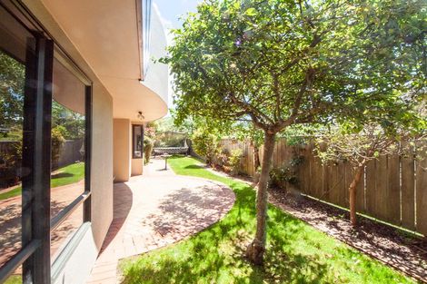 Photo of property in 6 Derry Hill, Churton Park, Wellington, 6037